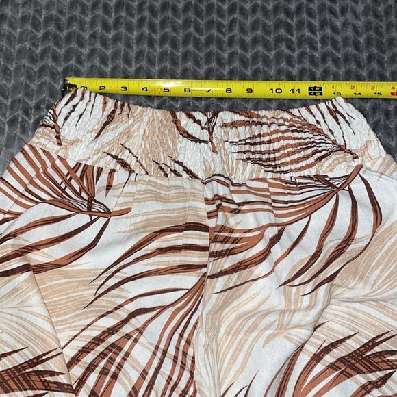 Tahari Linen Blend Palm Print Pants Womens Size Large.  Brown/Cream. Wide Leg. - Picture 4 of 9